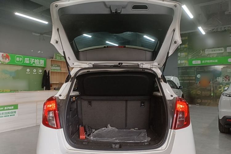 Used Buick Encore 2017 18T Automatic Two-Wheel Drive Urban Leading Model Trunk