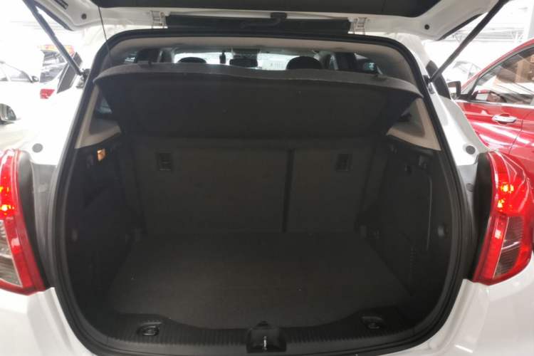 Used Buick Encore 2017 18T Automatic Two-Wheel Drive Urban Leading Model Trunk