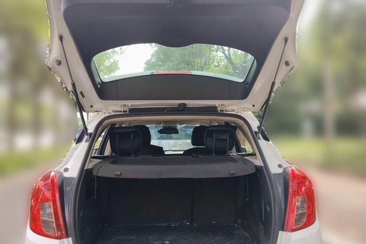 Used Buick Encore 2017 18T Automatic Two-Wheel Drive Urban Leading Model Trunk