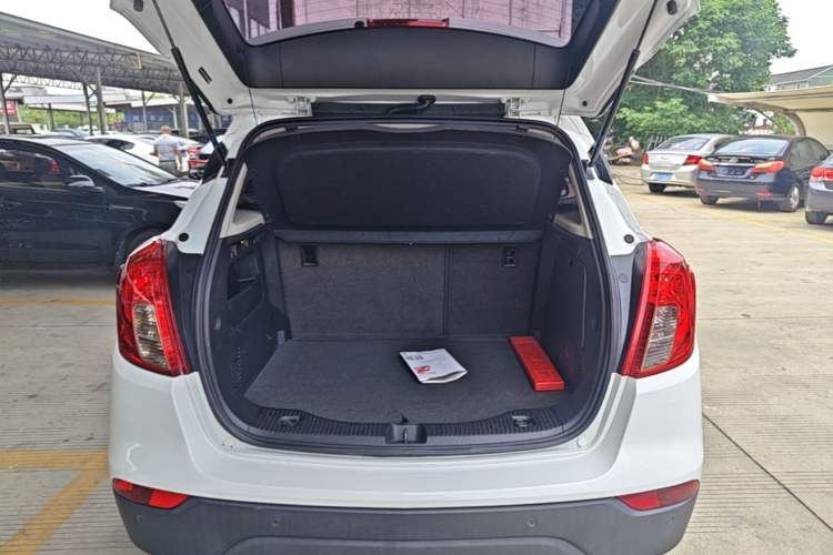 Used Buick Encore 2017 18T Automatic Two-Wheel Drive Urban Leading Model Trunk