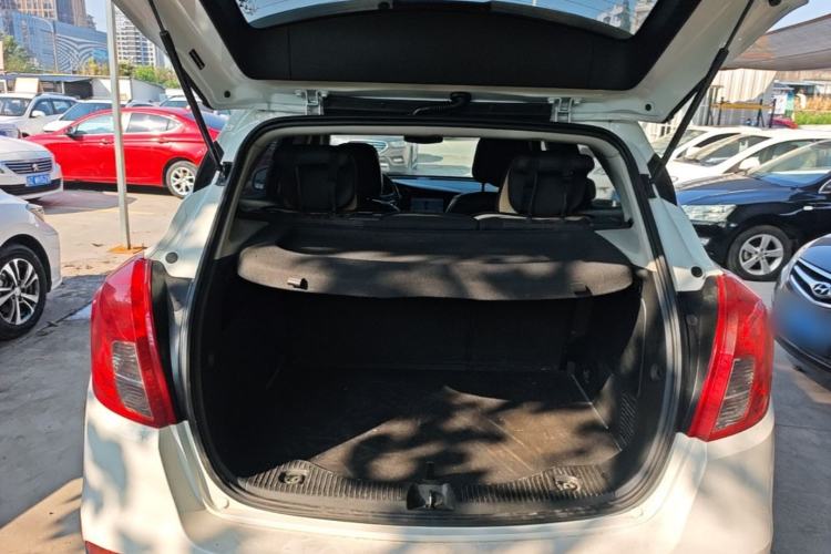 Used Buick Encore 2017 18T Automatic Two-Wheel Drive Urban Leading Model Trunk