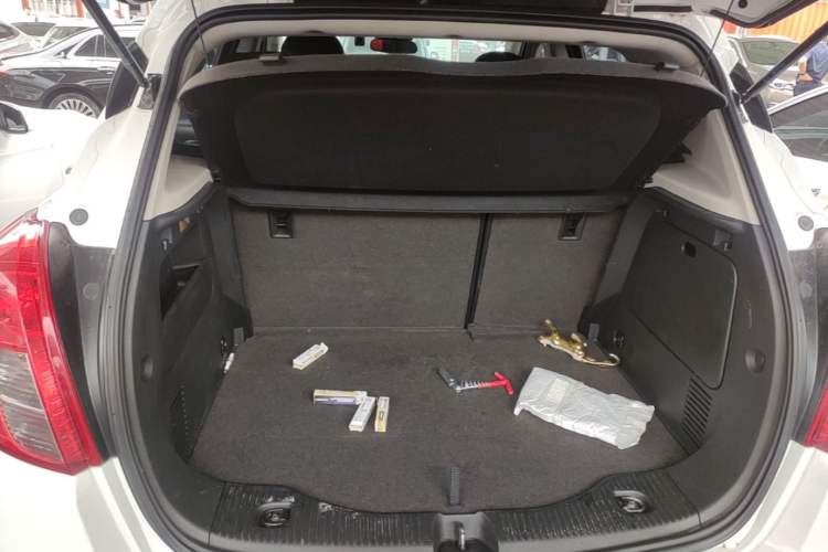 Used Buick Encore 2017 18T Automatic Two-Wheel Drive Urban Leading Model Trunk