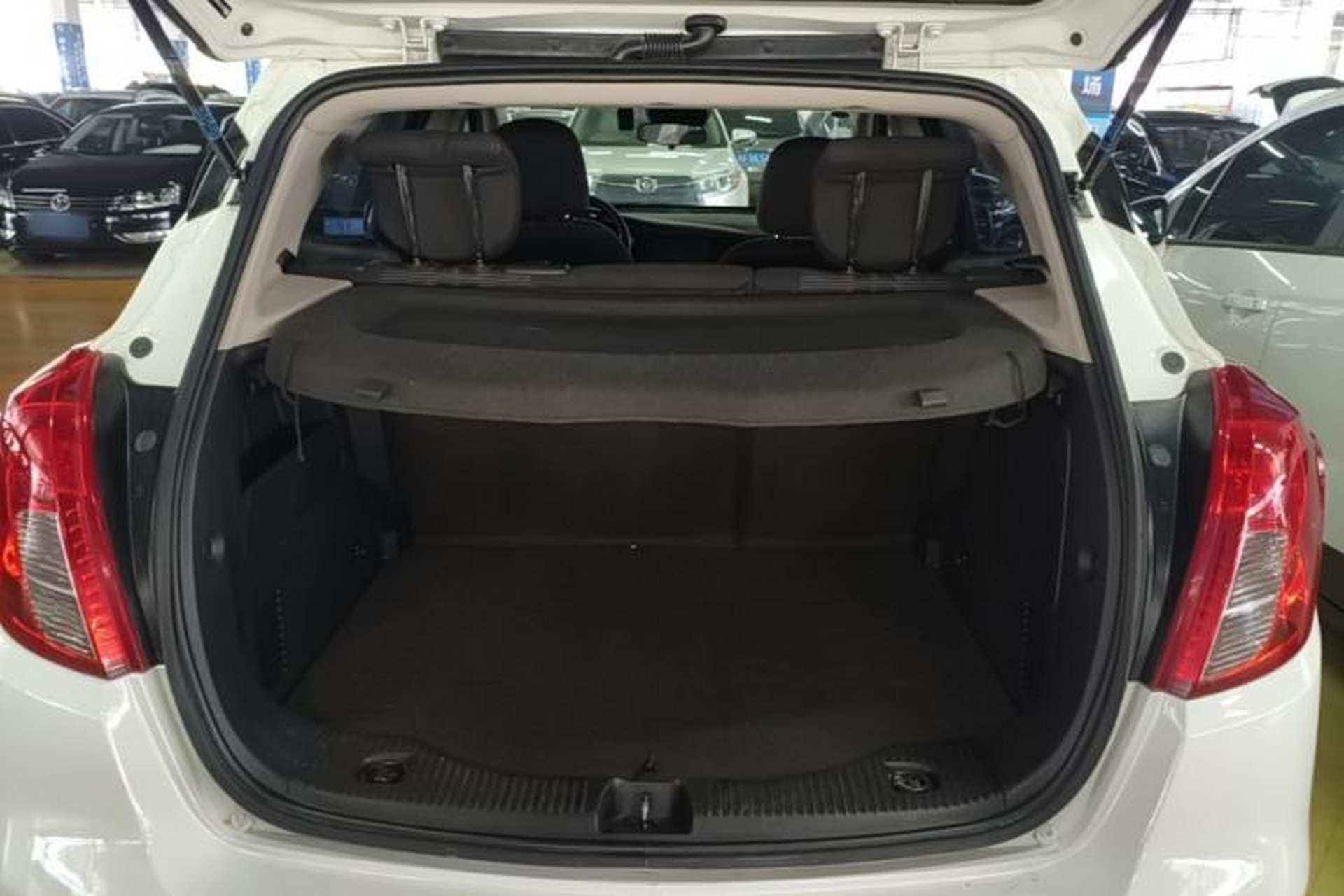 Used Buick Encore 2017 18T Automatic Two-Wheel Drive Urban Leading Model Trunk