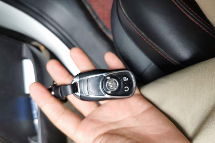 Used Buick Encore 2017 18T Automatic Two-Wheel Drive Urban Elite Model Vehicle Key