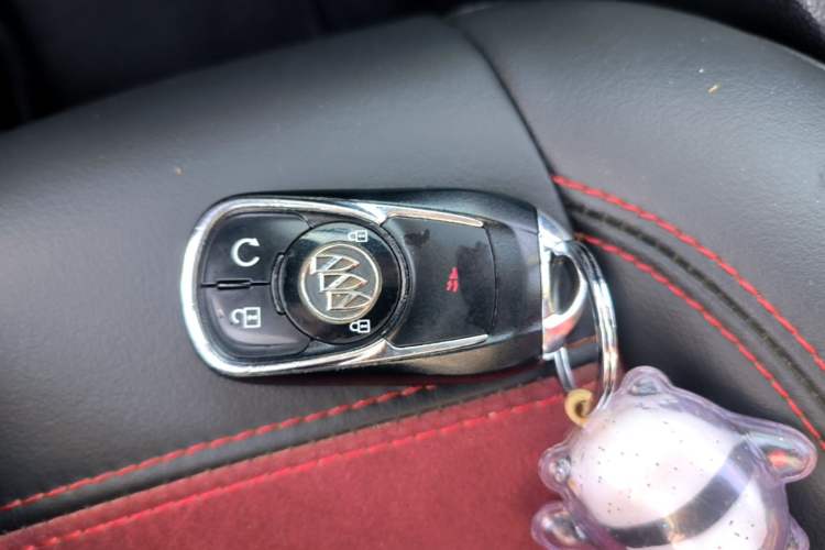Used Buick Encore 2017 18T Automatic Two-Wheel Drive Urban Elite Model Vehicle Key