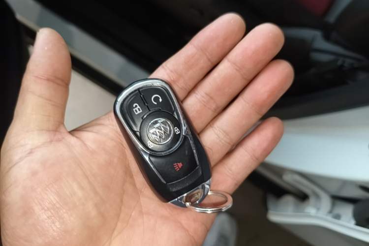 Used Buick Encore 2017 18T Automatic Two-Wheel Drive Urban Elite Model Vehicle Key