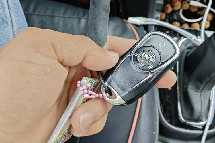 Used Buick Encore 2017 18T Automatic Two-Wheel Drive Urban Fashion Model Vehicle Key