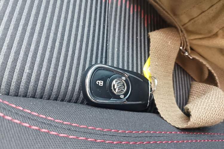 Used Buick Encore 2017 18T Automatic Two-Wheel Drive Urban Fashion Model Vehicle Key