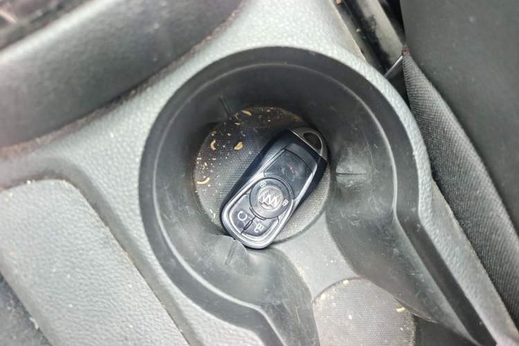 Used Buick Encore 2017 18T Automatic Two-Wheel Drive Urban Elite Model Vehicle Key