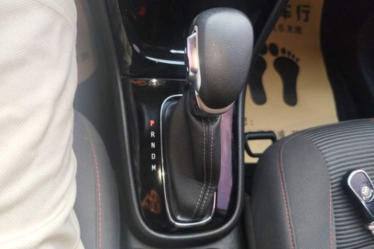Used Buick Encore 2017 18T Automatic Two-Wheel Drive Urban Fashion Model Gear Lever