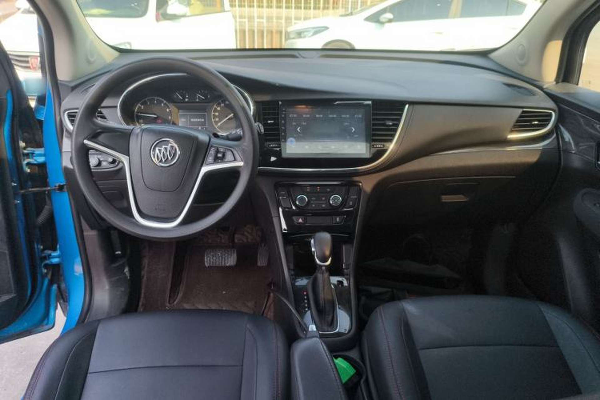 Used Buick Encore 2018 18T Automatic Two-Wheel Drive Urban Leading Model Center Console