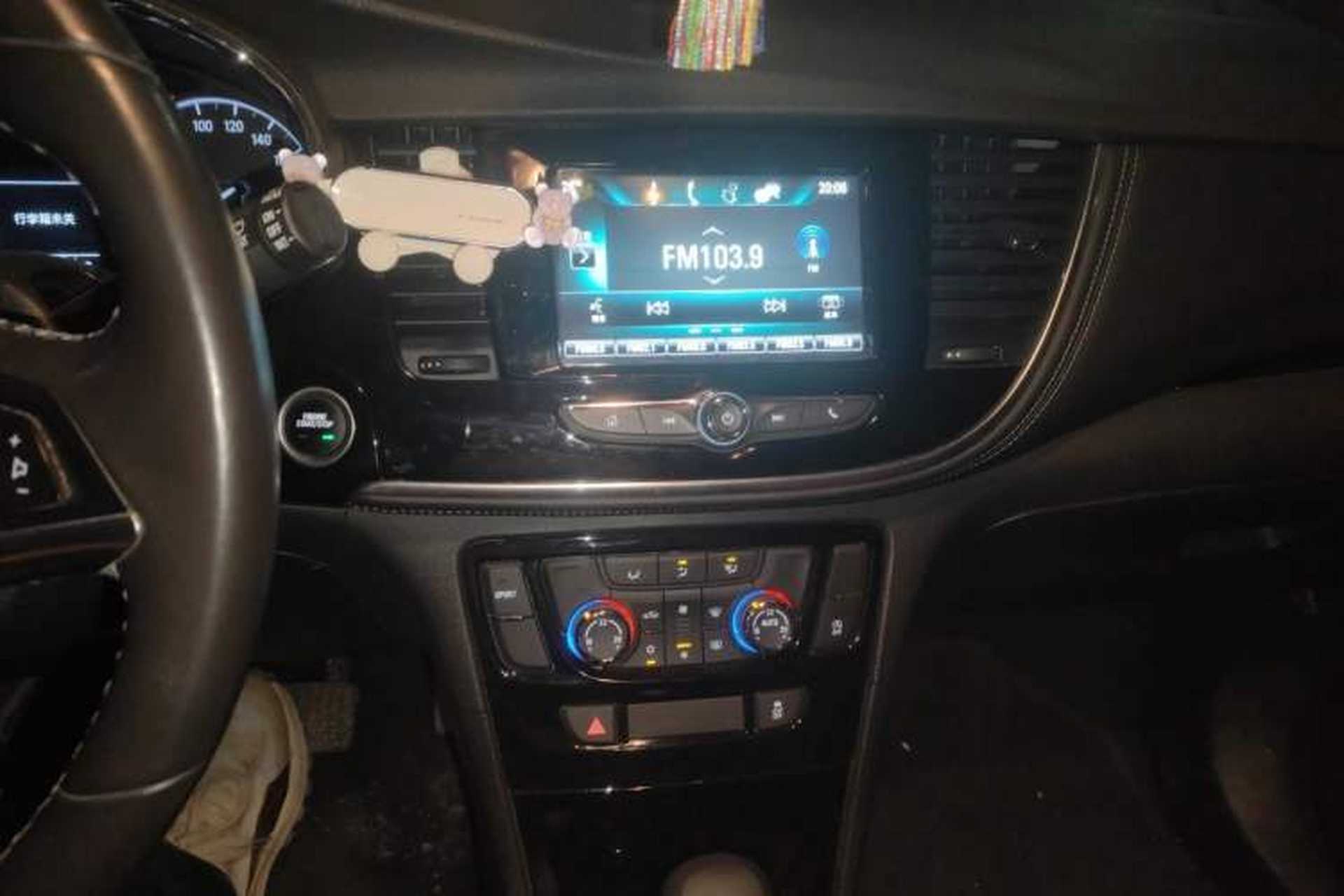 Used Buick Encore 2018 18T Automatic Two-Wheel Drive Urban Elite Model Audio And AC Panel