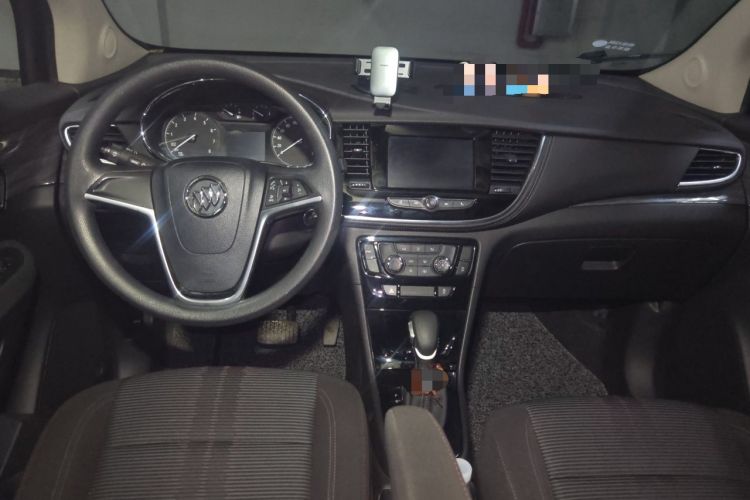 Used Buick Encore 2018 18T Automatic Two-Wheel Drive Urban Leading Model Center Console