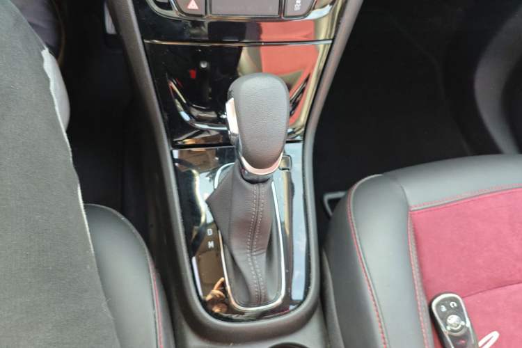 Used Buick Encore 2018 18T Automatic Two-Wheel Drive Urban Elite Model Gear Lever