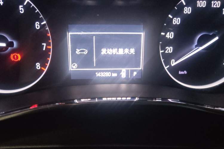 Used Buick Encore 2018 18T Automatic Two-Wheel Drive Urban Leading Model Odometer Close Up