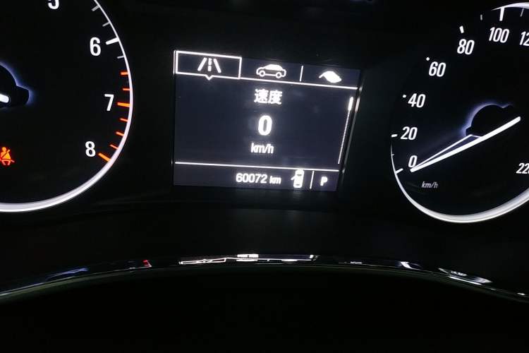 Used Buick Encore 2018 18T Automatic Two-Wheel Drive Urban Leading Model Odometer Close Up