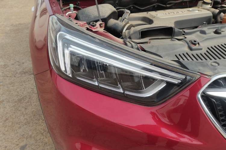 Used Buick Encore 2018 18T Automatic Two-Wheel Drive Urban Elite Model Right Front Headlight