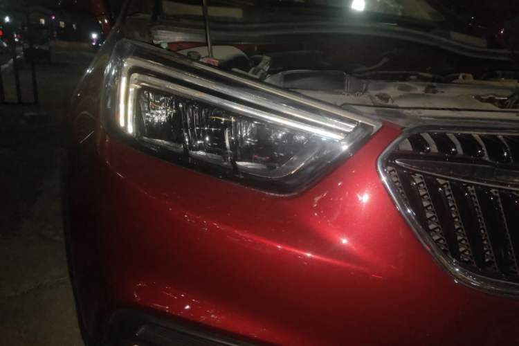 Used Buick Encore 2018 18T Automatic Two-Wheel Drive Urban Elite Model Right Front Headlight