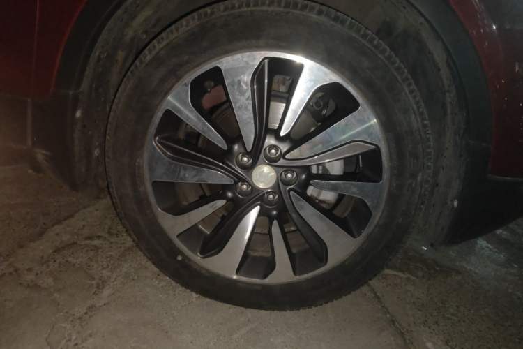 Used Buick Encore 2018 18T Automatic Two-Wheel Drive Urban Elite Model Right Front Wheel Hub