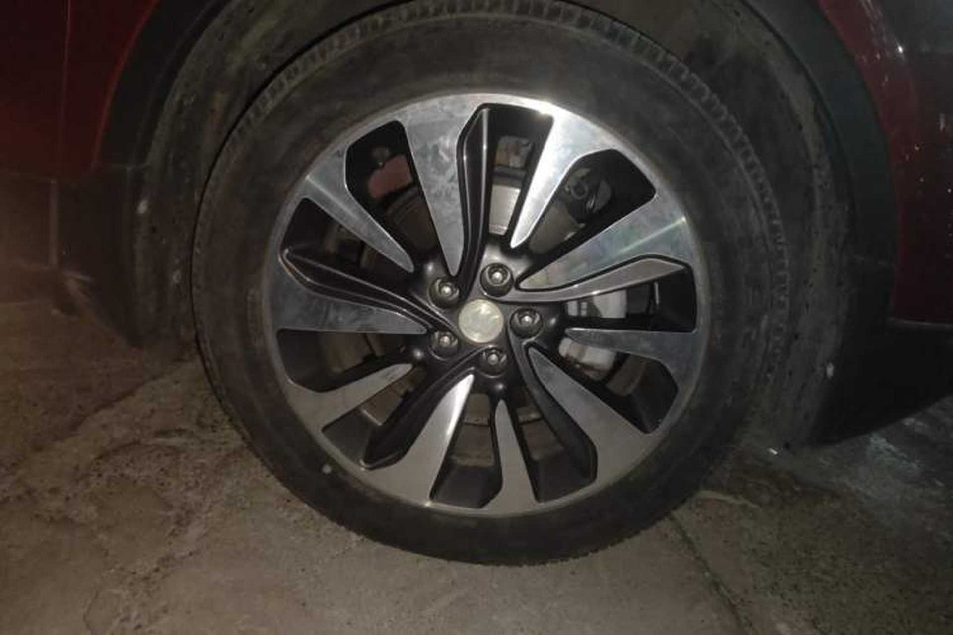 Used Buick Encore 2018 18T Automatic Two-Wheel Drive Urban Elite Model Right Front Wheel Hub