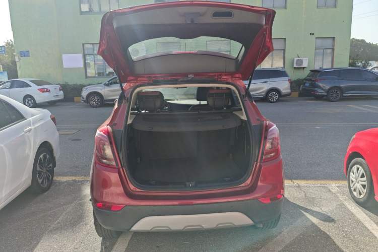 Used Buick Encore 2018 18T Automatic Two-Wheel Drive Urban Elite Model Trunk