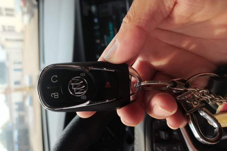 Used Buick Encore 2018 18T Automatic Two-Wheel Drive Urban Elite Model Vehicle Key