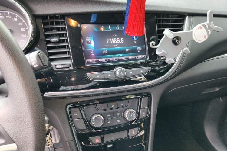 Used Buick Encore 2018 18T Automatic Two-Wheel Drive Urban Leading Model Audio And AC Panel