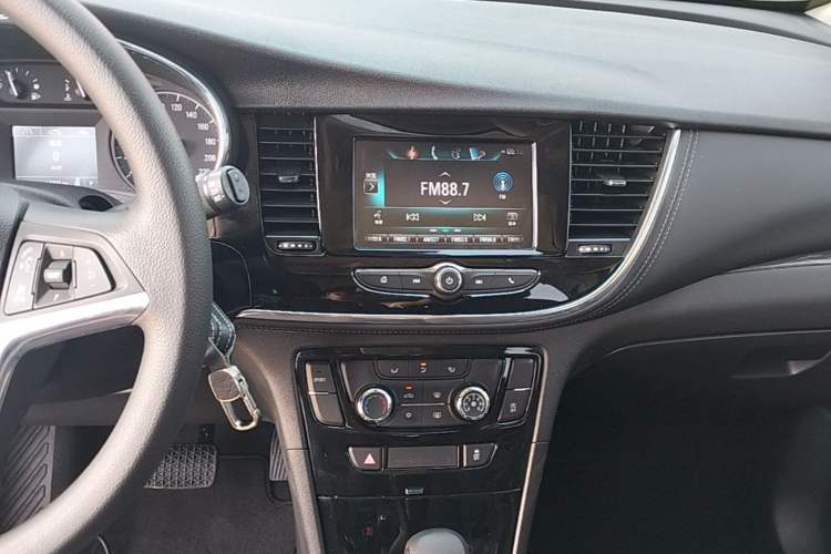 Used Buick Encore 2018 18T Automatic Two-Wheel Drive Urban Leading Model Audio And AC Panel