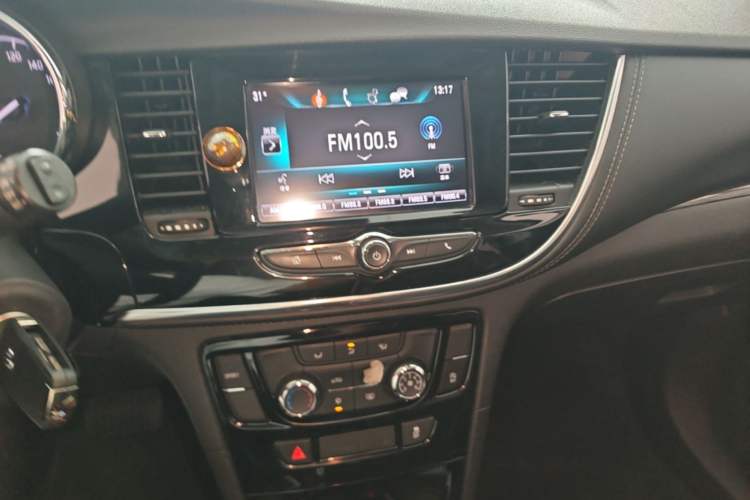 Used Buick Encore 2018 18T Automatic Two-Wheel Drive Urban Leading Model Audio And AC Panel
