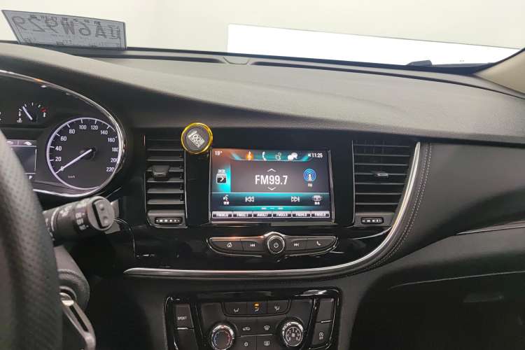 Used Buick Encore 2018 18T Automatic Two-Wheel Drive Urban Leading Model Audio And AC Panel