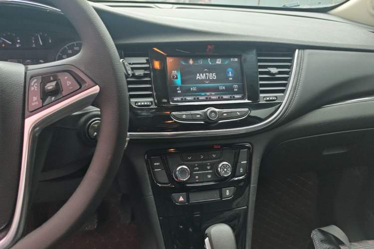 Used Buick Encore 2018 18T Automatic Two-Wheel Drive Urban Leading Model Audio And AC Panel