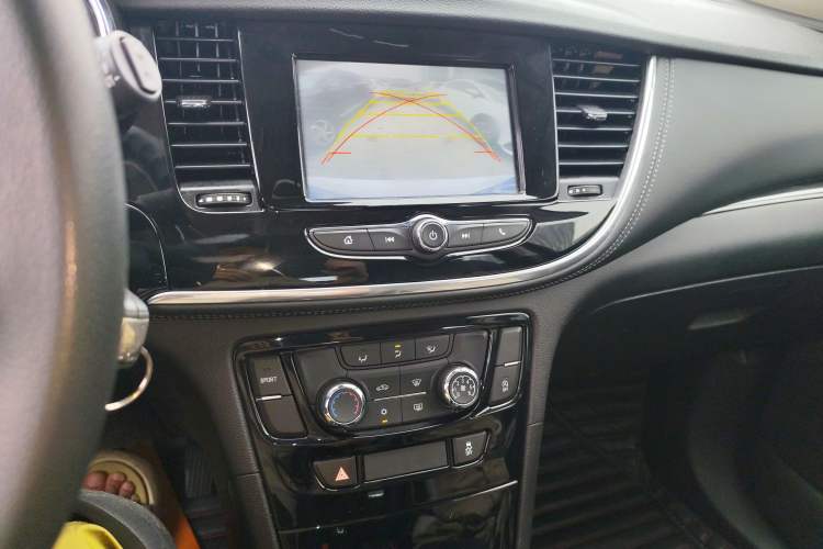 Used Buick Encore 2018 18T Automatic Two-Wheel Drive Urban Leading Model Audio And AC Panel