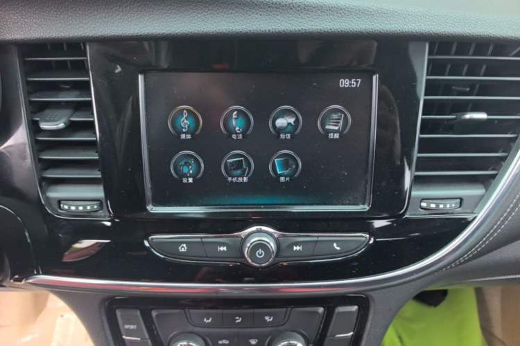 Used Buick Encore 2018 18T Automatic Two-Wheel Drive Urban Leading Model Audio And AC Panel