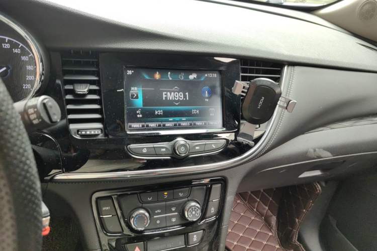 Used Buick Encore 2018 18T Automatic Two-Wheel Drive Urban Leading Model Audio And AC Panel
