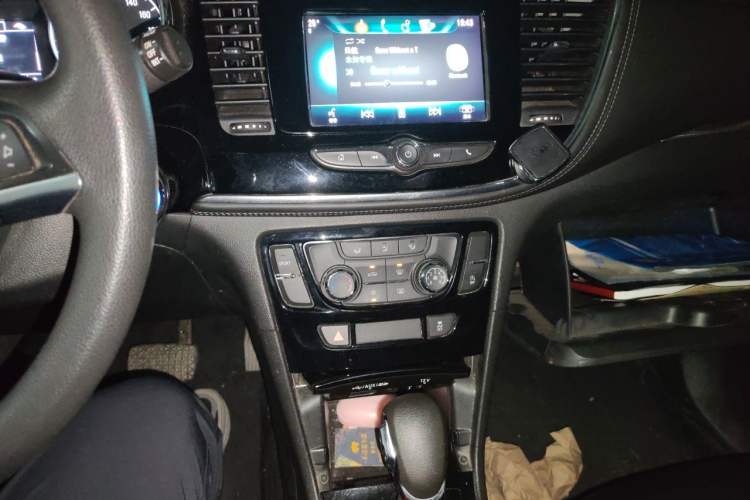 Used Buick Encore 2018 18T Automatic Two-Wheel Drive Urban Leading Model Audio And AC Panel