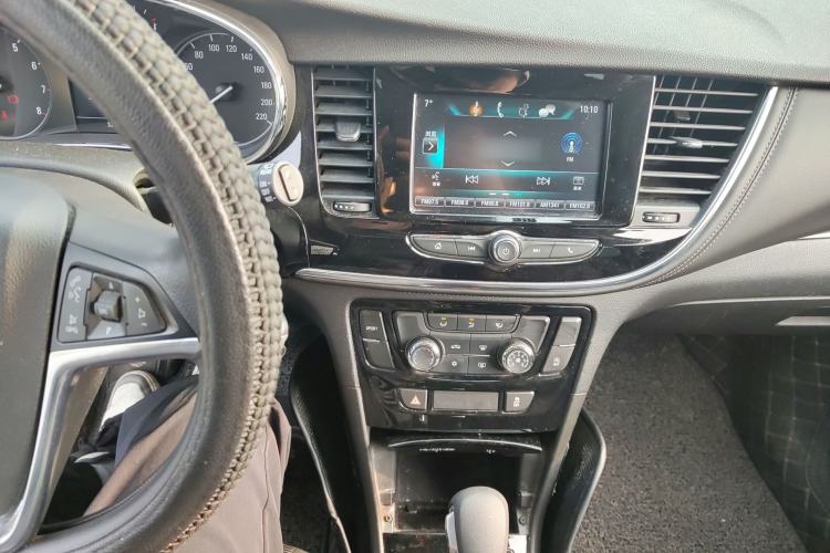 Used Buick Encore 2018 18T Automatic Two-Wheel Drive Urban Leading Model Audio And AC Panel