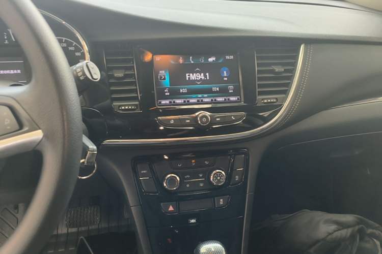 Used Buick Encore 2018 18T Automatic Two-Wheel Drive Urban Leading Model Audio And AC Panel