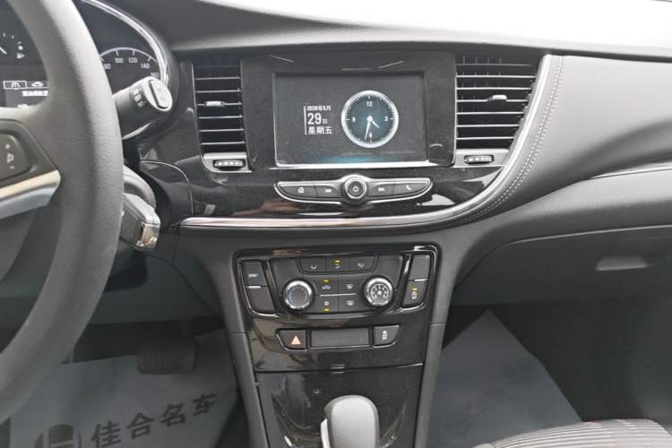 Used Buick Encore 2018 18T Automatic Two-Wheel Drive Urban Leading Model Audio And AC Panel