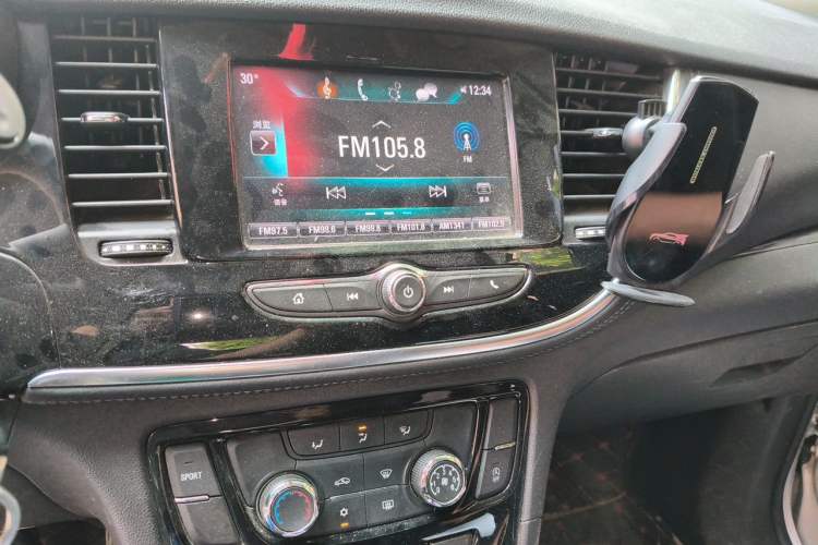 Used Buick Encore 2018 18T Automatic Two-Wheel Drive Urban Leading Model Audio And AC Panel