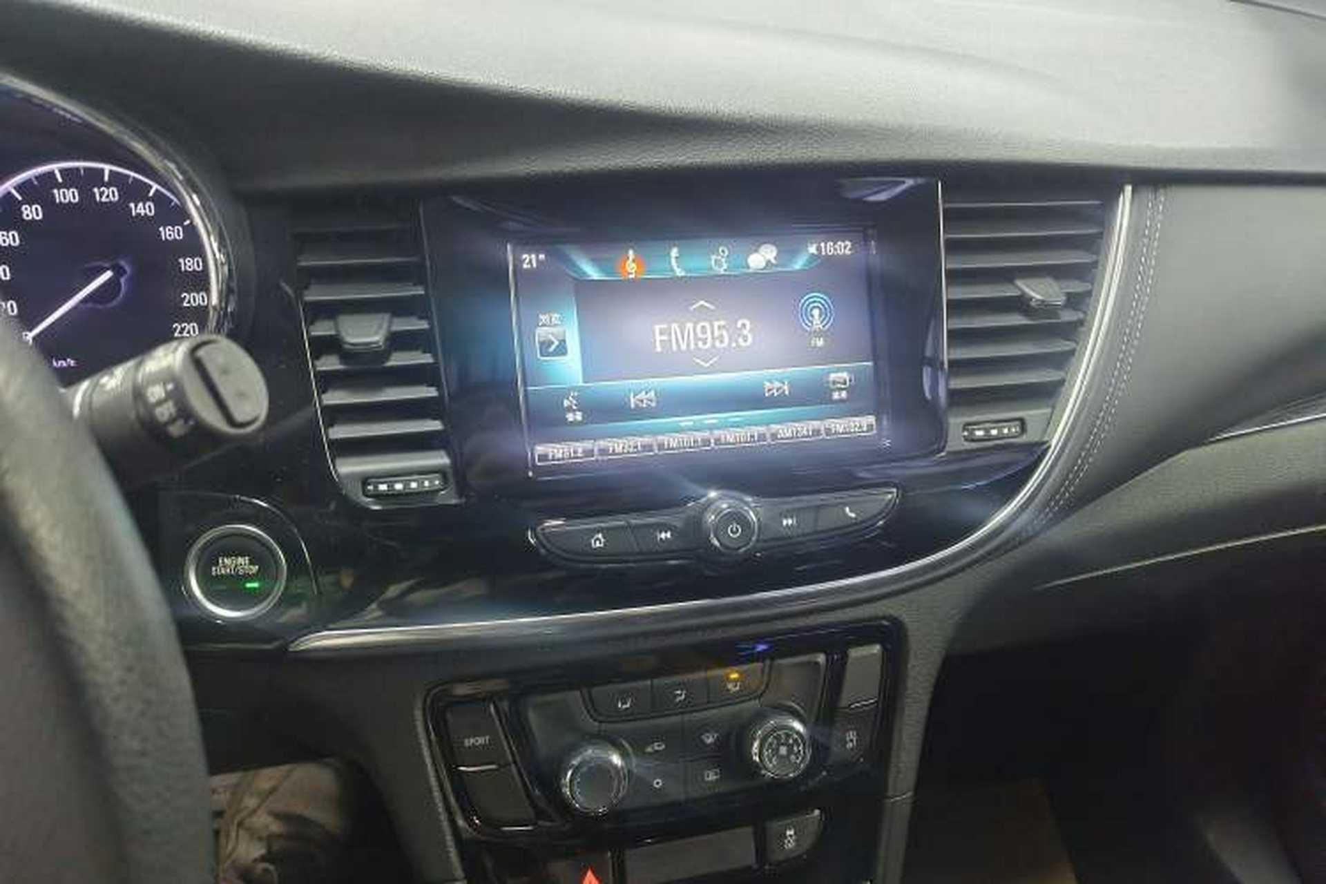 Used Buick Encore 2018 18T Automatic Two-Wheel Drive Urban Fashion Model Audio And AC Panel