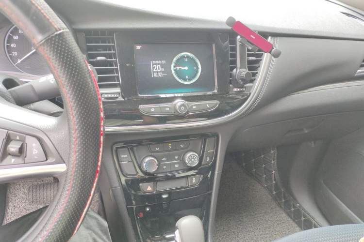 Used Buick Encore 2018 18T Automatic Two-Wheel Drive Urban Leading Model Audio And AC Panel
