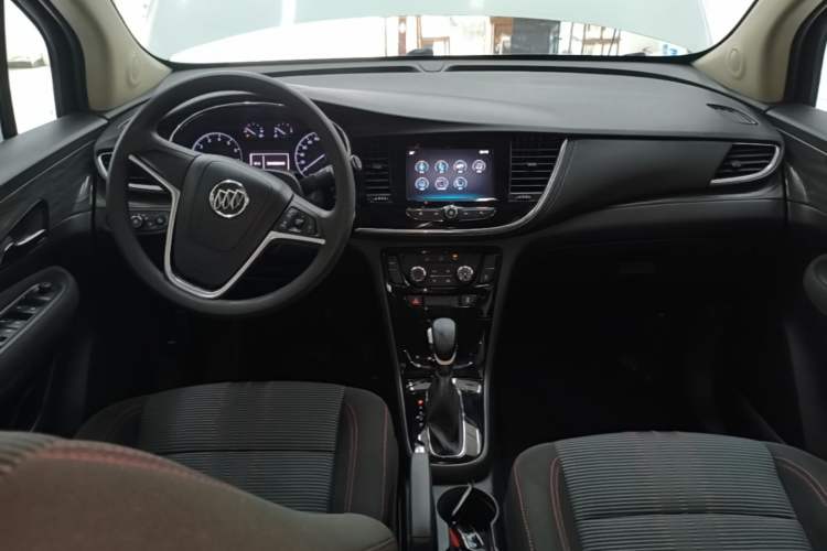Used Buick Encore 2018 18T Automatic Two-Wheel Drive Urban Fashion Model Center Console
