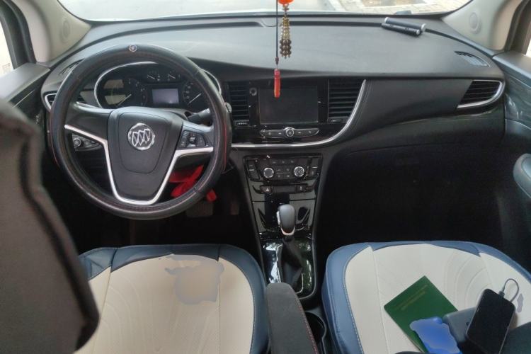 Used Buick Encore 2018 18T Automatic Two-Wheel Drive Urban Leading Model Center Console