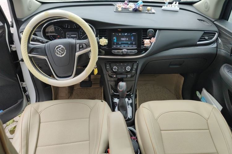 Used Buick Encore 2018 18T Automatic Two-Wheel Drive Urban Leading Model Center Console
