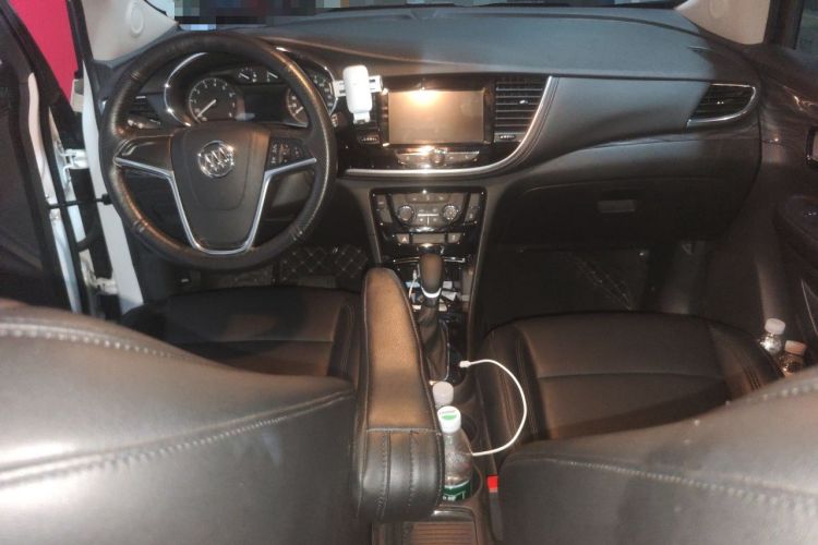 Used Buick Encore 2018 18T Automatic Two-Wheel Drive Urban Leading Model Center Console