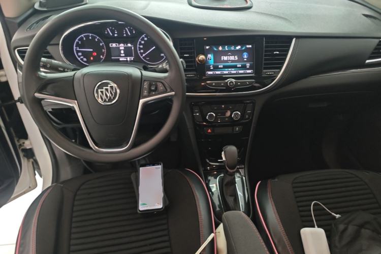 Used Buick Encore 2018 18T Automatic Two-Wheel Drive Urban Leading Model Center Console
