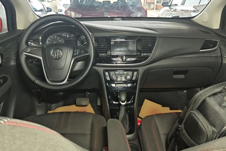 Used Buick Encore 2018 18T Automatic Two-Wheel Drive Urban Leading Model Center Console