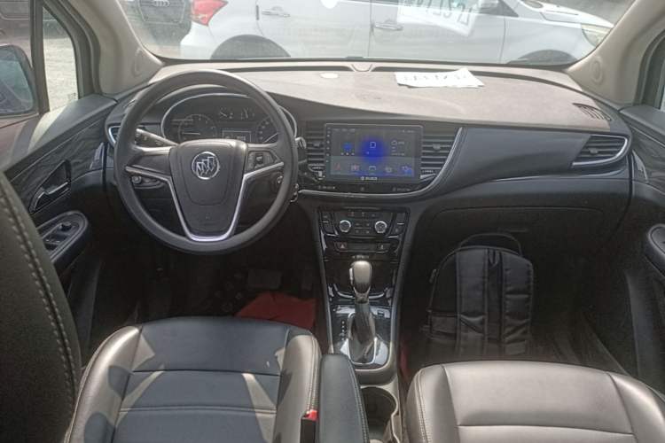 Used Buick Encore 2018 18T Automatic Two-Wheel Drive Urban Leading Model Center Console