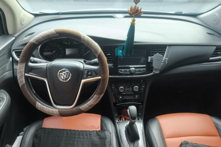 Used Buick Encore 2018 18T Automatic Two-Wheel Drive Urban Leading Model Center Console