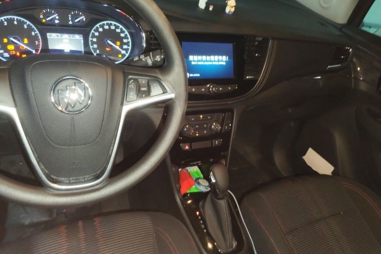 Used Buick Encore 2018 18T Automatic Two-Wheel Drive Urban Fashion Model Center Console